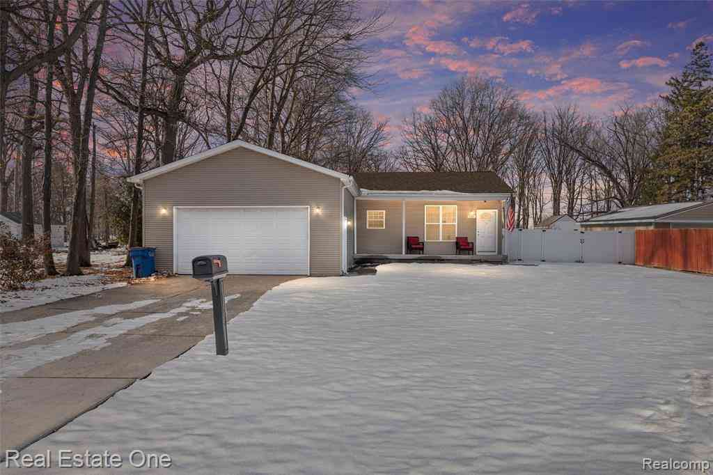 Homes For Sale - 27811 Gilbert Drive <br/> Warren, MI 48093