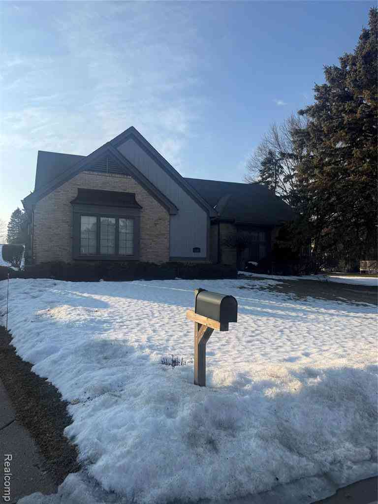 Homes For Sale - 1446 Vistaview Drive <br/> Rochester, MI 48306