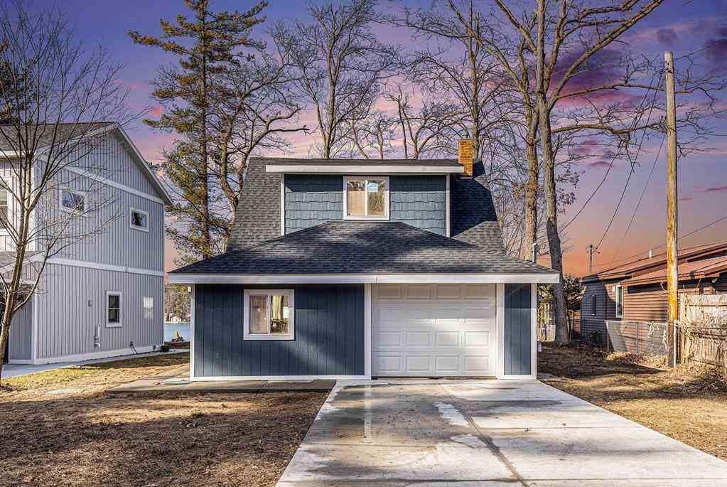 Homes For Sale - 5557 Front Street <br/> Newaygo, MI 49337