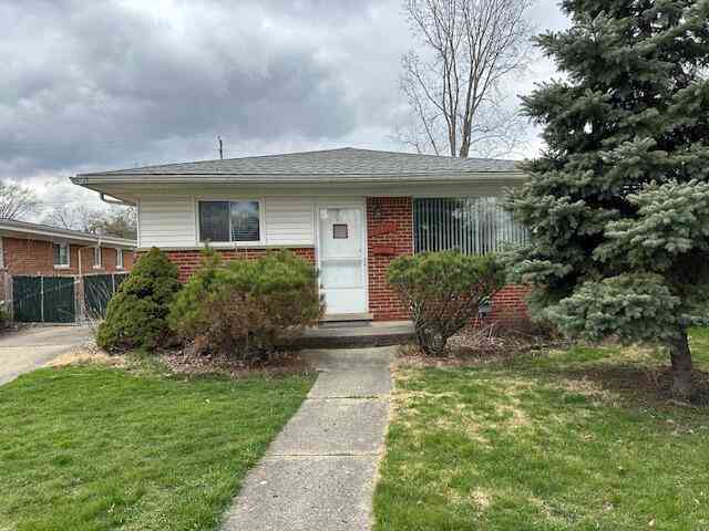 Homes For Rent - 18547 Hillcrest Street <br/> Livonia, MI 48152