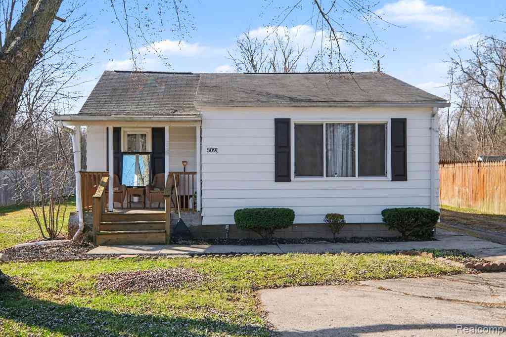 Homes For Sale - 5091 W Carpenter Road <br/> Flint, MI 48504