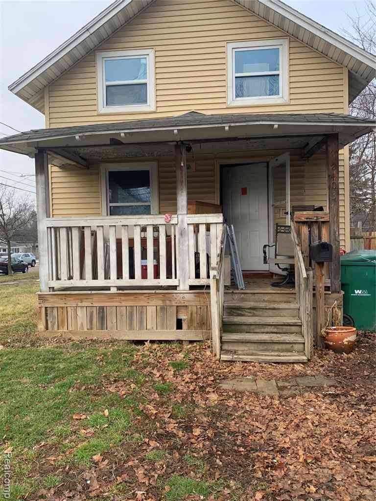 Homes For Sale - 2403 Turner Street <br/> Lansing, MI 48906