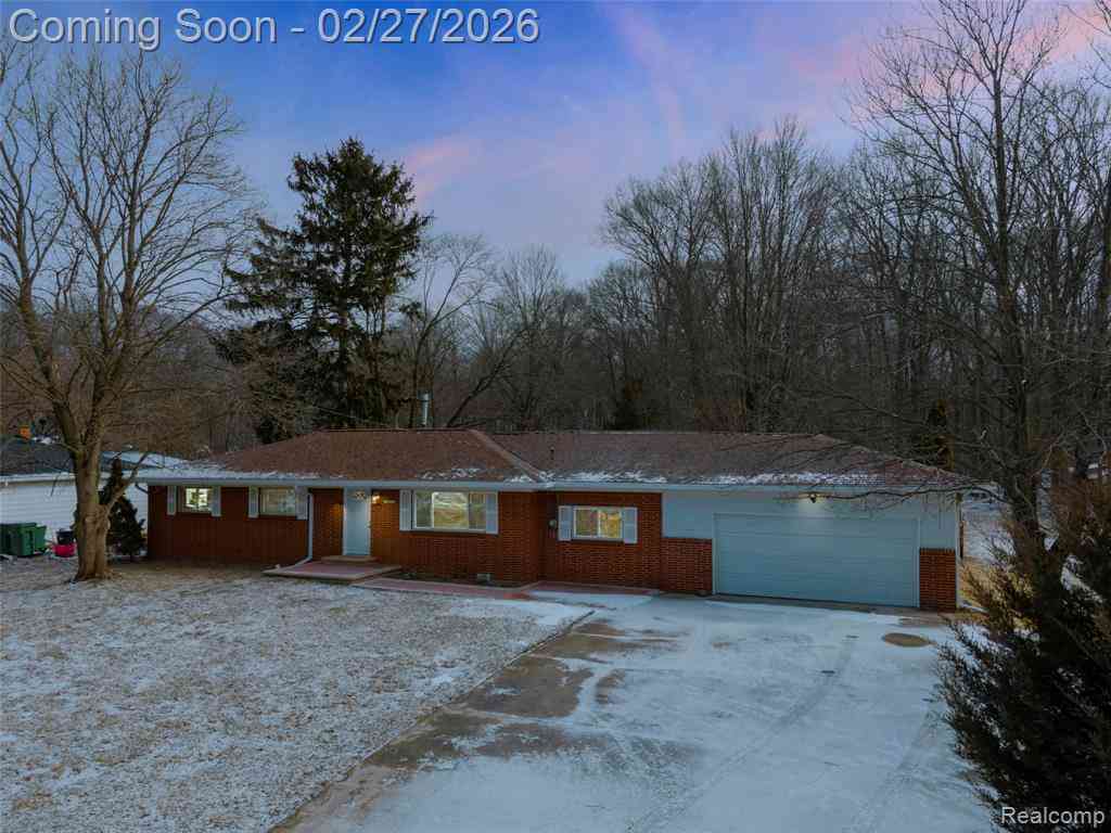 Homes For Sale - 13515 Lenmoore Road <br/> Belleville, MI 48111