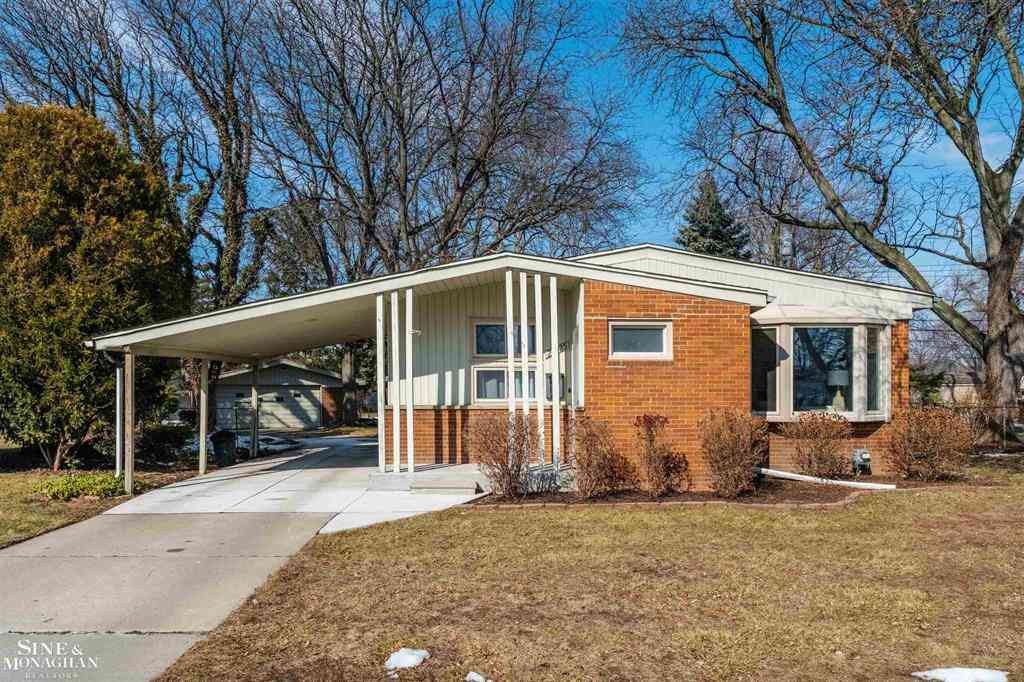 Homes For Sale - 22425 Sunnyside Street <br/> Macomb County, Saint Clair Shores, MI 48080