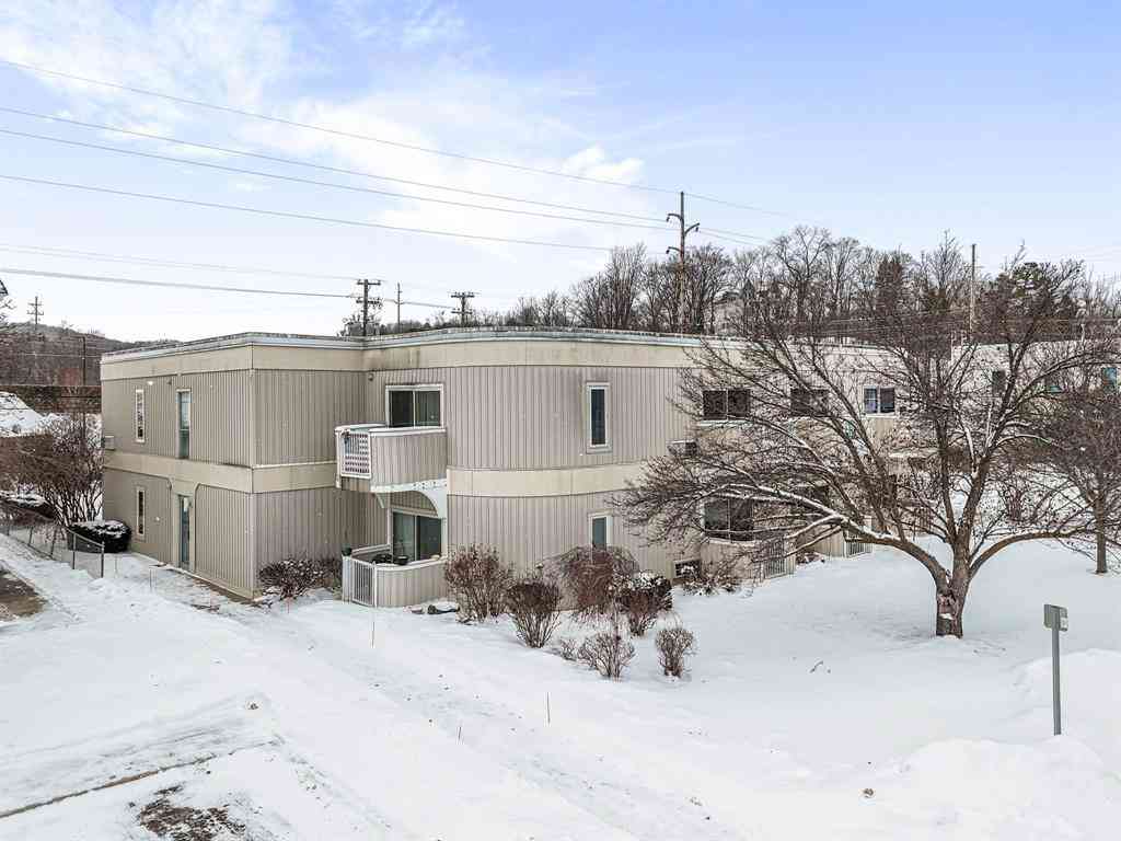 Condo For Sale - 124 Beech Street <br/> Traverse City, MI 49684