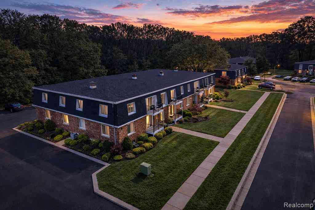 Condo For Rent - 40335 Plymouth Road   #104<br/> Wayne County, Plymouth, MI 48170