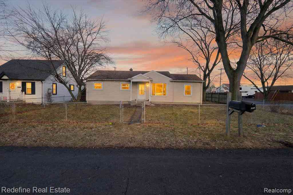 Homes For Sale - 1517 Lillian Street <br/> Westland, MI 48186