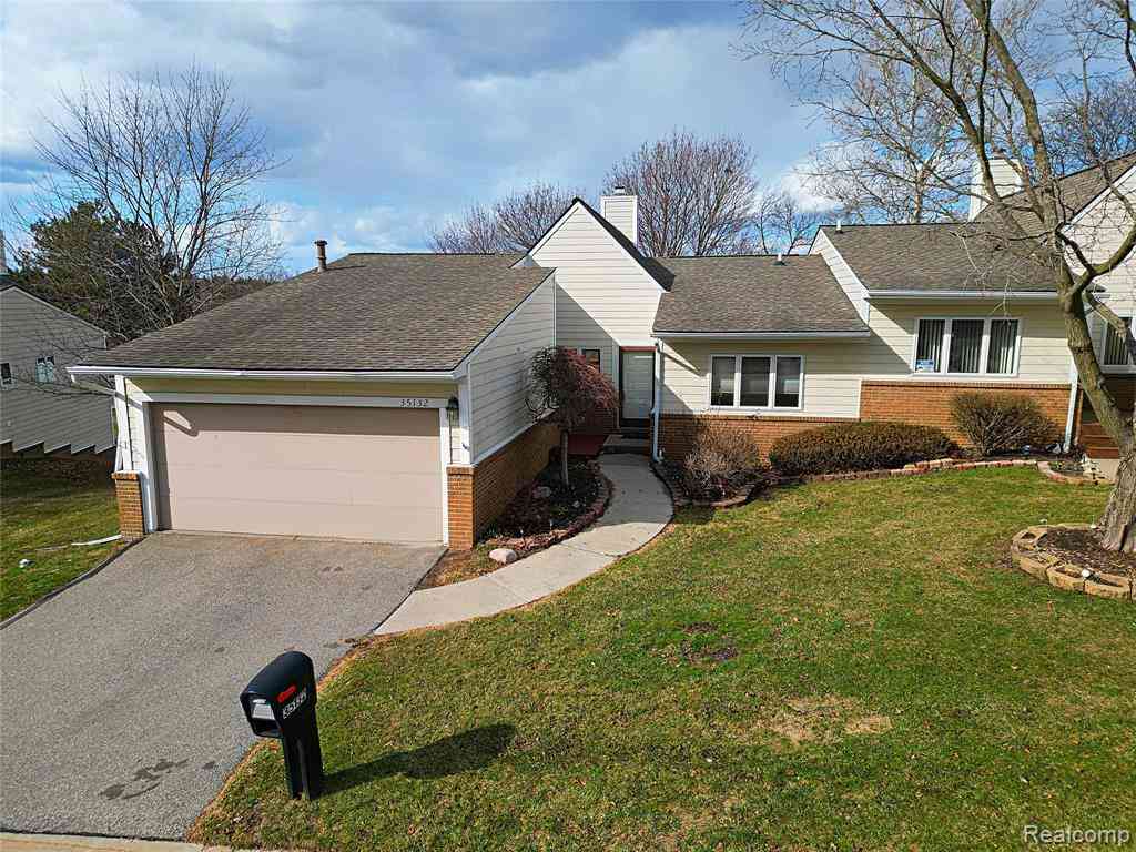 Condo For Sale - 35132 Meadow Lane  #37<br/> Farmington Hills, MI 48335