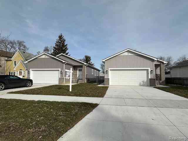 Homes For Sale - 4845 Harding St  <br/> Dearborn Heights, MI 48125