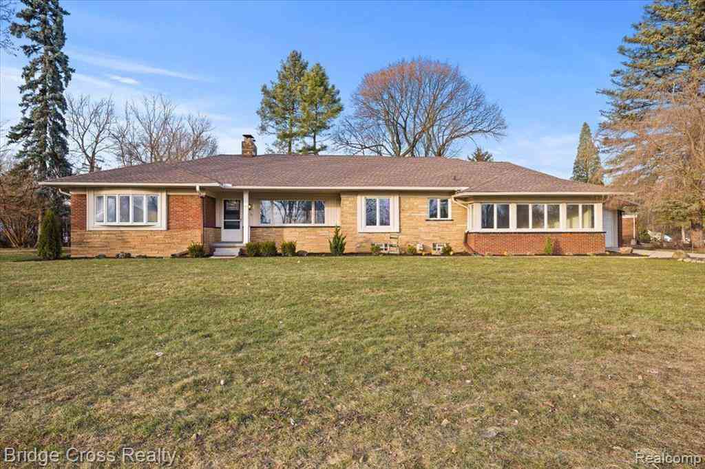 Homes For Sale - 95 Hillsdale Road <br/> Bloomfield Hills, MI 48302