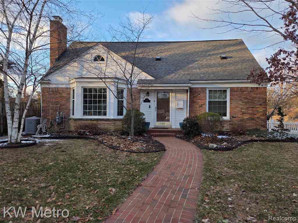 Homes For Sale - 1526 Sycamore Avenue <br/> Royal Oak, MI 48073
