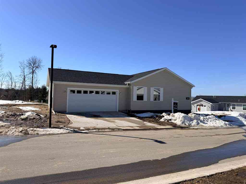 Homes For Sale - 2111 Vista View Drive <br/> Traverse City, MI 49686