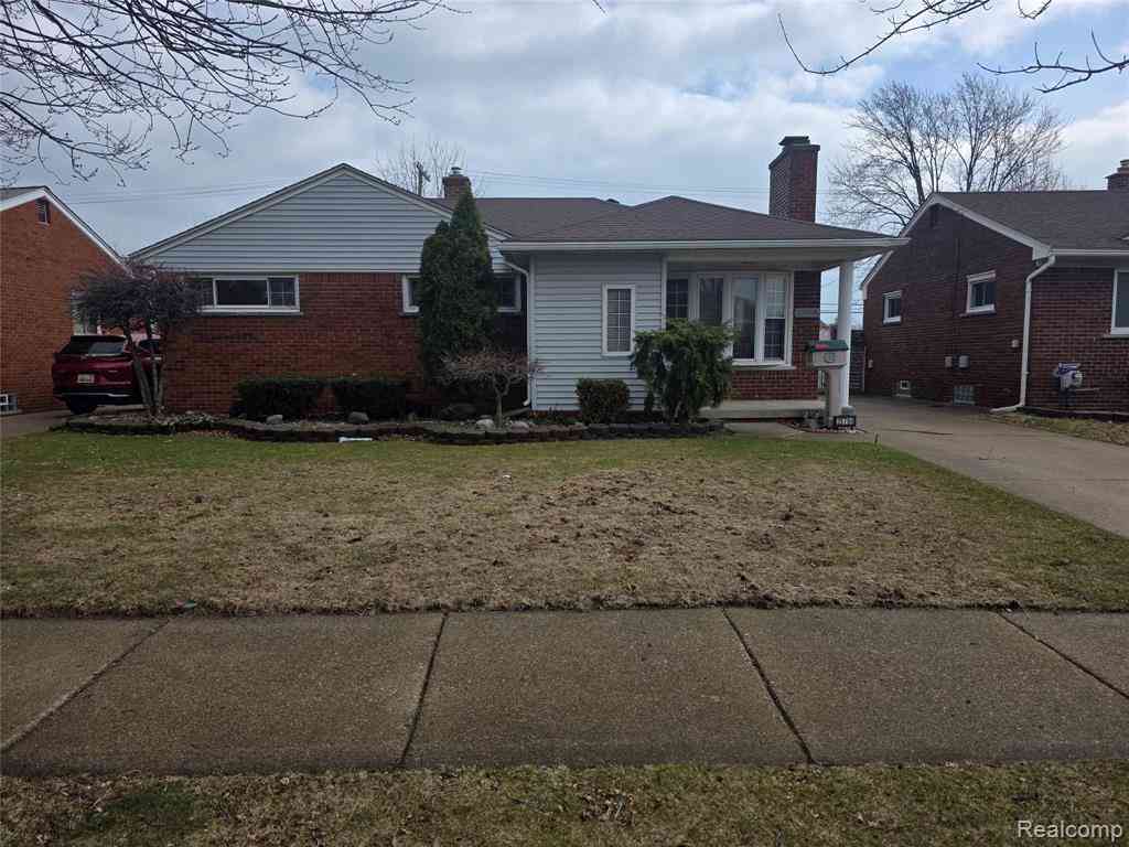 Homes For Sale - 25784 Collingwood Street <br/> Roseville, MI 48066