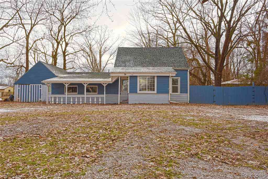 Homes For Sale - 20500 Mckishnie Street <br/> Clinton Township, MI 48035