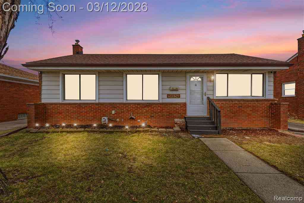 Homes For Sale - 28824 Bohn Street <br/> Macomb County, Roseville, MI 48066