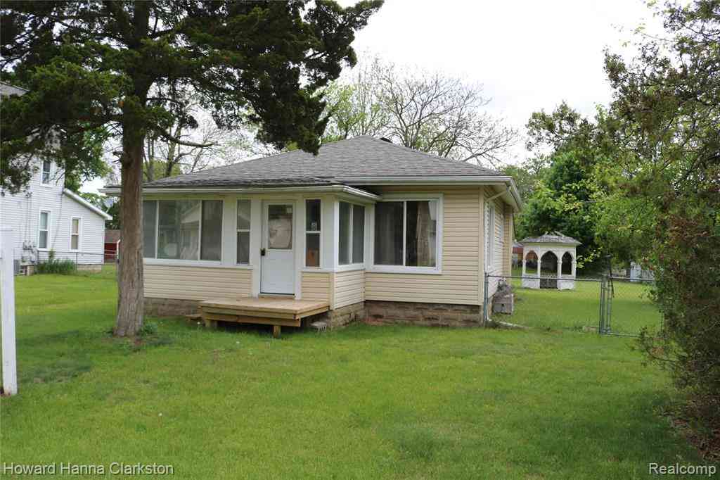 Homes For Sale - 8 Maple Street <br/> Oxford, MI 48371