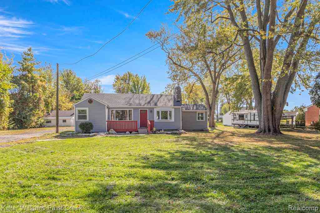 Homes For Sale - 23608 Glenwood Street <br/> Clinton Township, MI 48035