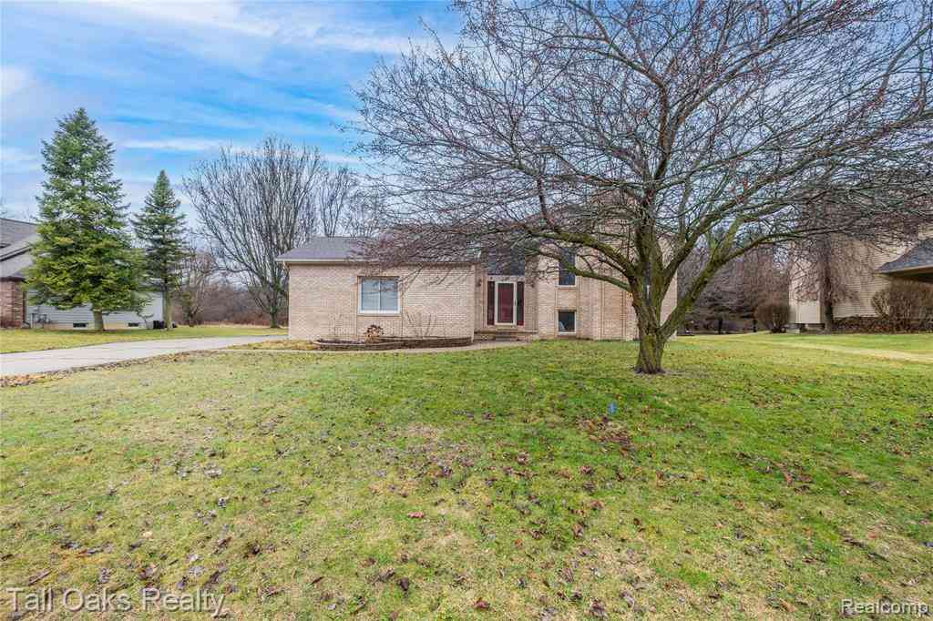 Homes For Sale - 2411 Briar Creek Lane <br/> Genesee County, Burton, MI 48509