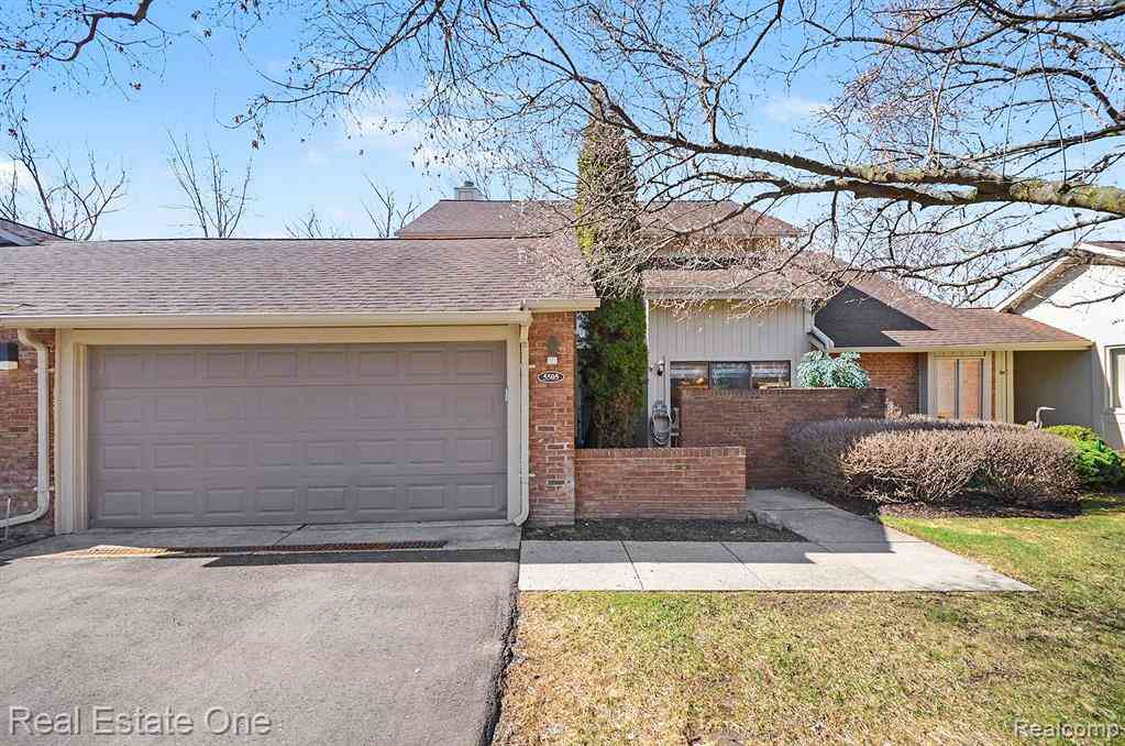 Condo For Sale - 5505 Walnut Circle W W<br/> West Bloomfield, MI 48322