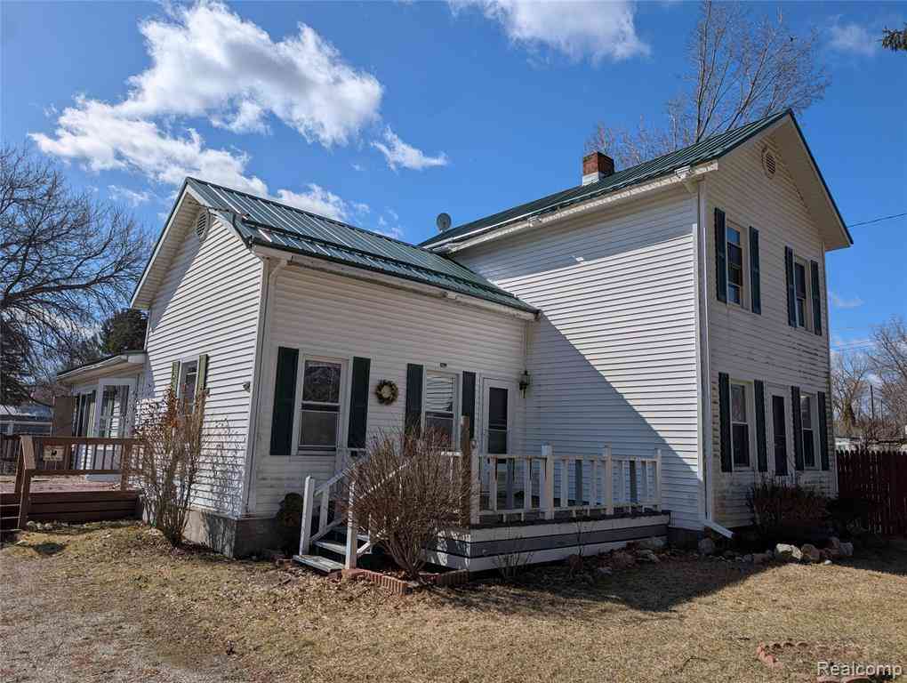 Homes For Sale - 10611 W Saint Charles Road <br/> Sumner, MI 48889