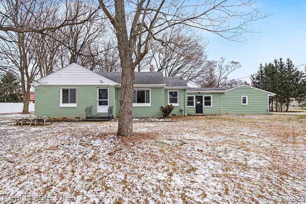 Homes For Sale - 28730 Ranchwood Drive <br/> Southfield, MI 48076