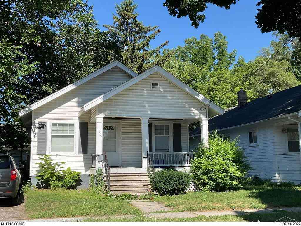 Homes For Sale - 1907 N Clinton Street <br/> Saginaw, MI 48602