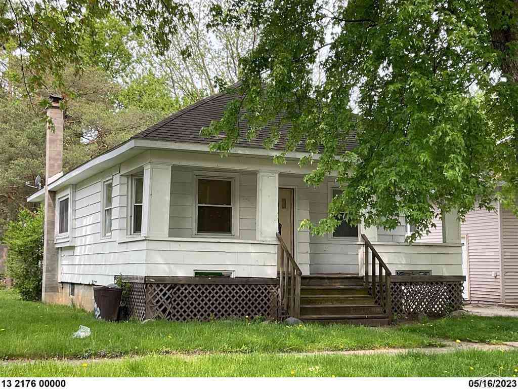 Homes For Sale - 2445 N Bond Street <br/> Saginaw, MI 48602