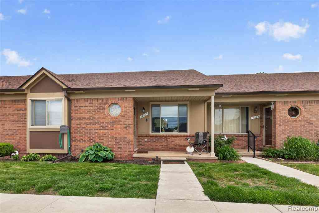 Condo For Sale - 17207 Kingsbrooke Drive <br/> Clinton Township, MI 48038