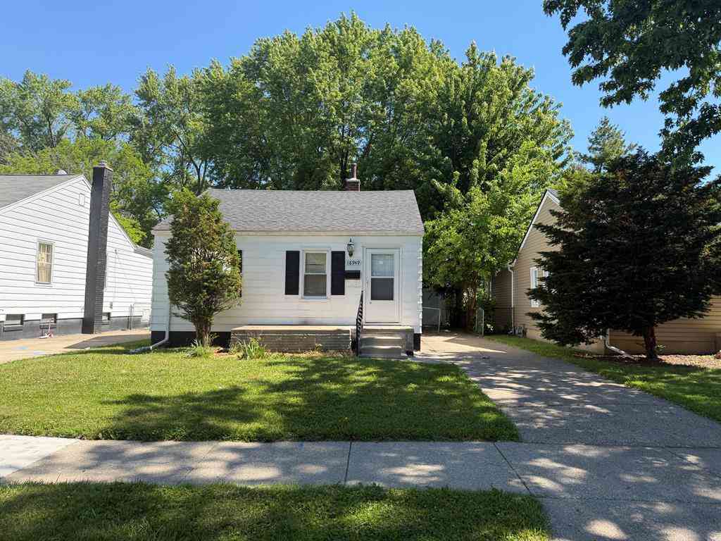 Homes For Sale - 18949 Washtenaw Street <br/> Harper Woods, MI 48225