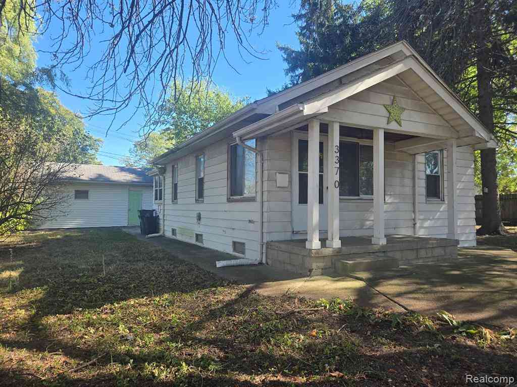 Homes For Sale - 3370 Harris Street <br/> Fenton, MI 48220