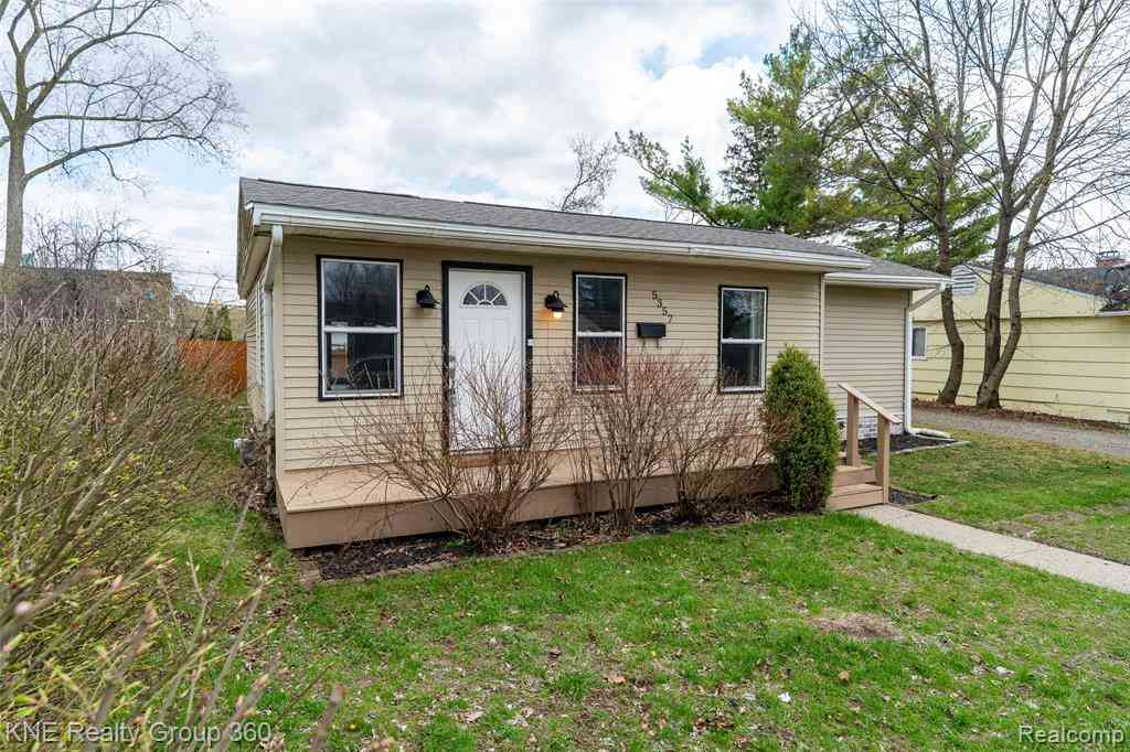 Homes For Sale - 5357 Military Avenue <br/> Brighton, MI 48116