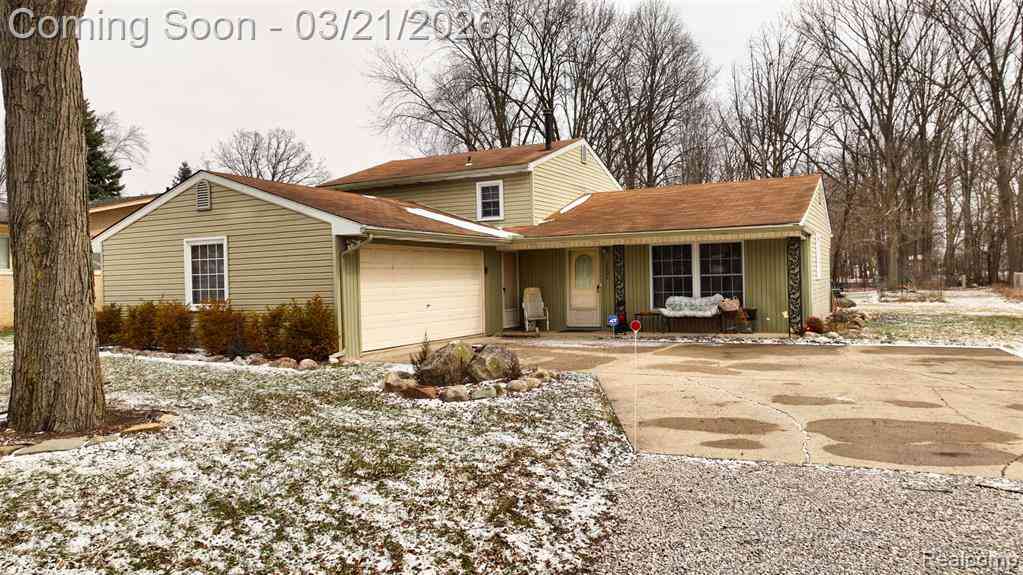 Homes For Sale - 2202 Cook Court <br/> Troy, MI 48083