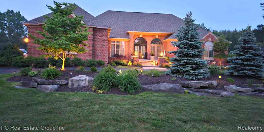 Homes For Sale - 3571 Cedar Brook Drive <br/> Rochester, MI 48309