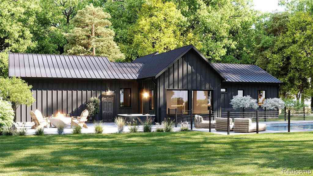 Homes For Sale - 18018 Hoder Road <br/> Berrien County, New Buffalo, MI 49117