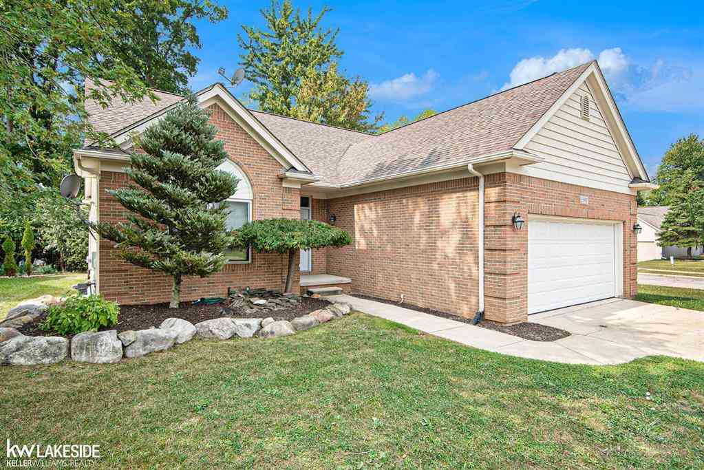 Condo For Sale - 1593 Club House Court <br/> Pontiac, MI 48340