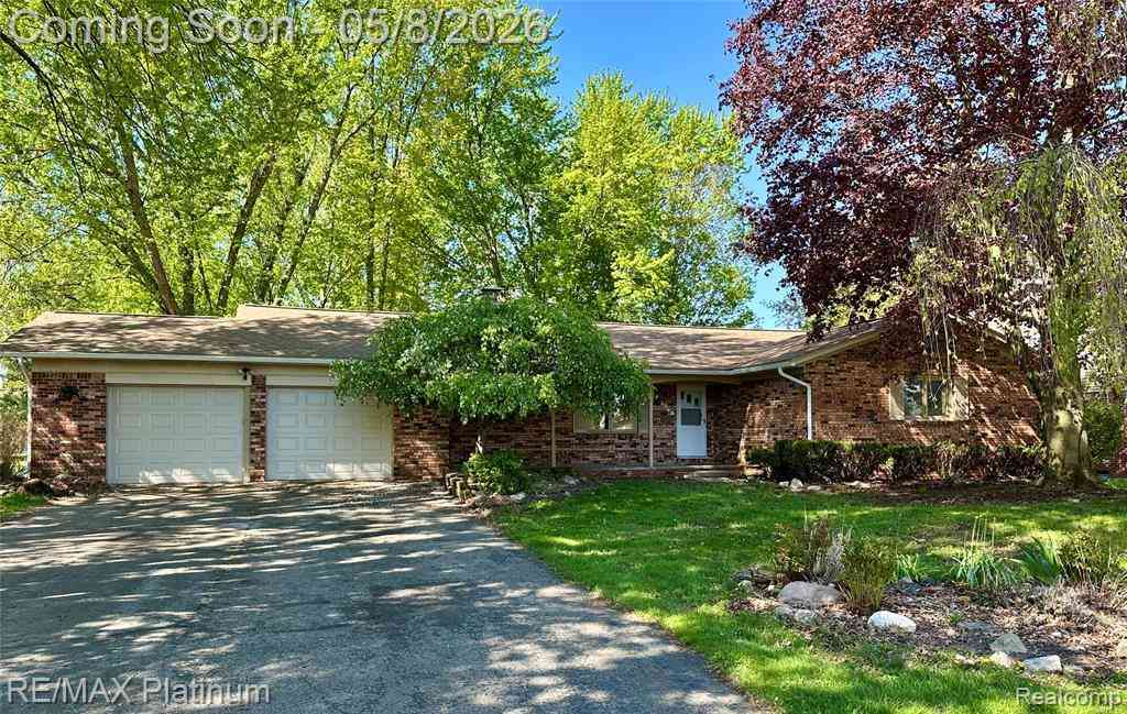 Homes For Sale - 5248 Daniel Drive <br/> Brighton, MI 48114