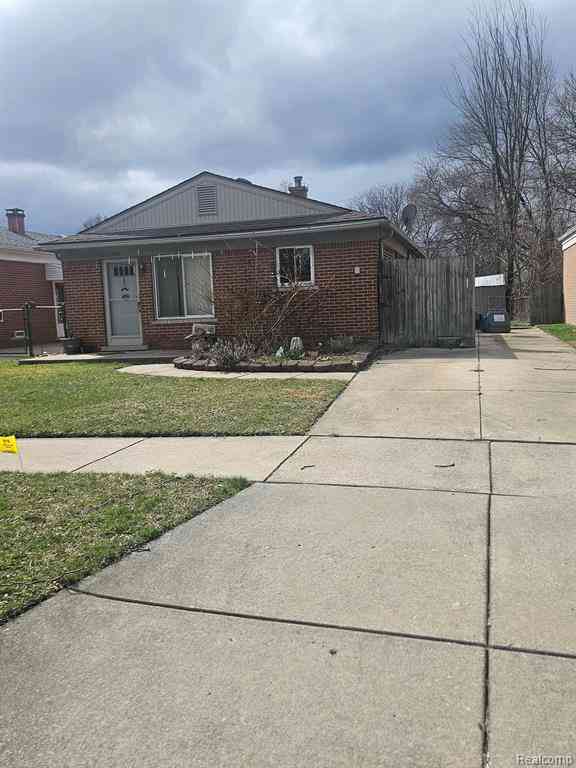 Homes For Sale - 5608 Detroit  <br/> Dearborn Heights, MI 42125