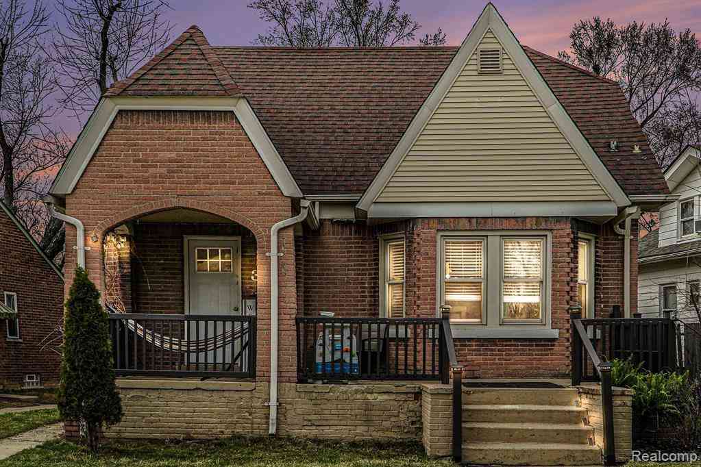 Homes For Sale - 39 Neome Drive <br/> Pontiac, MI 48341