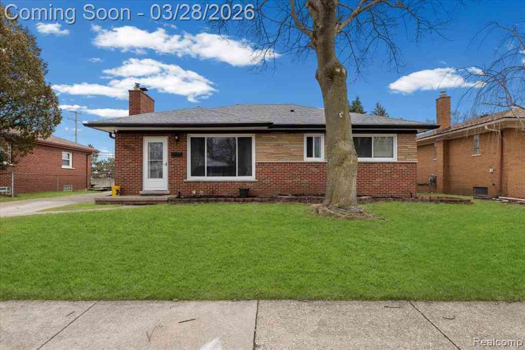 Homes For Sale - 35324 Weideman Street <br/> Clinton Township, MI 48035
