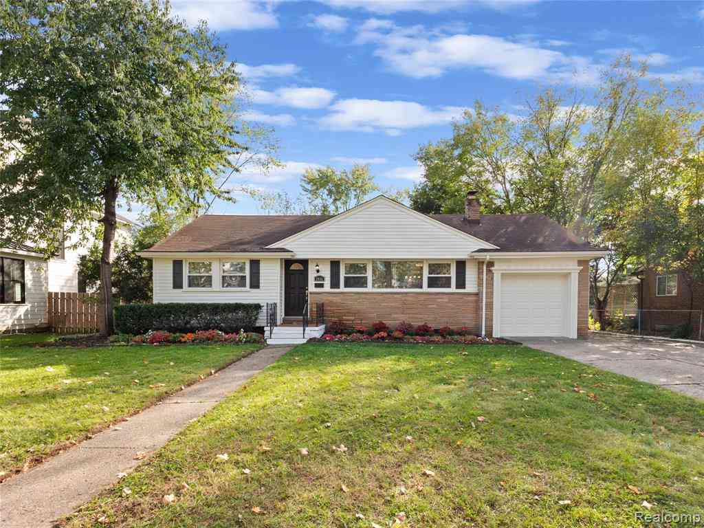 Homes For Rent - 2046 Yorkshire Road <br/> Birmingham, MI 48009