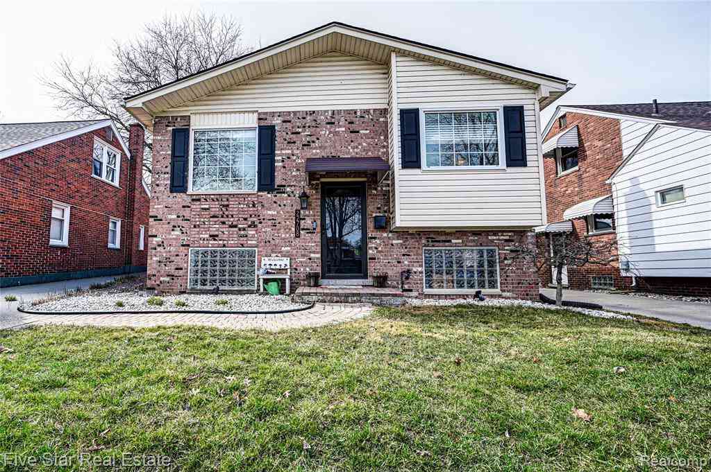 Homes For Sale - 22708 Alger Street <br/> Saint Clair Shores, MI 48080