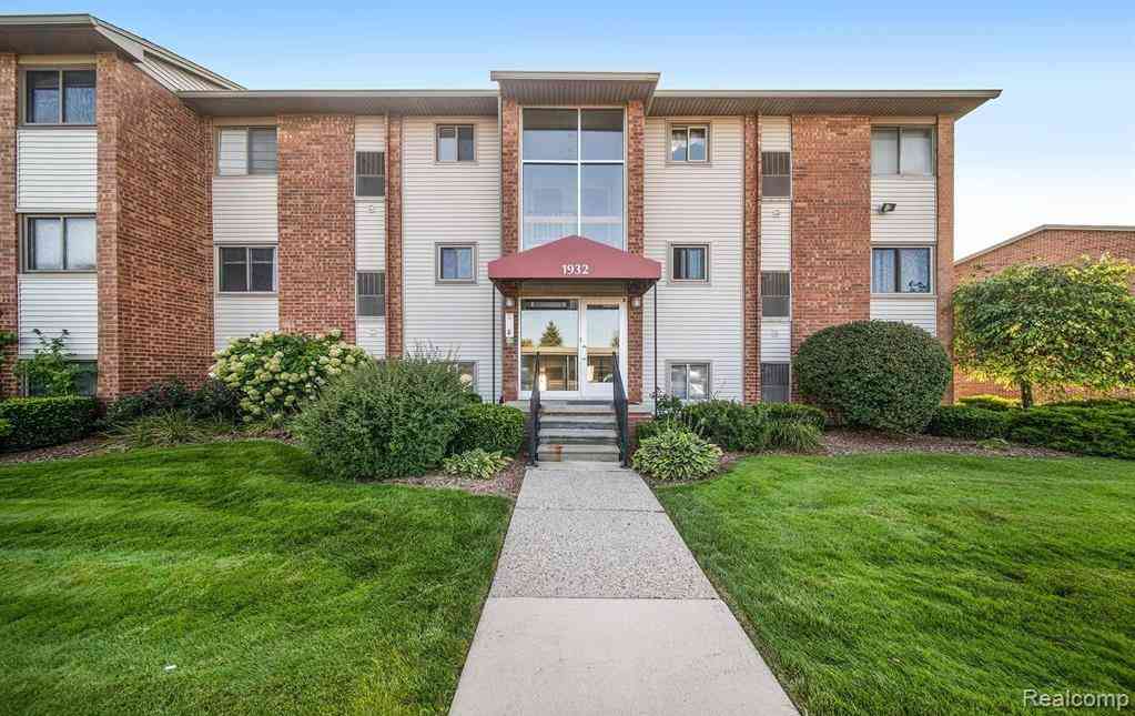 Condo For Rent - 1932 Klingensmith Road <br/> Bloomfield Hills, MI 48302
