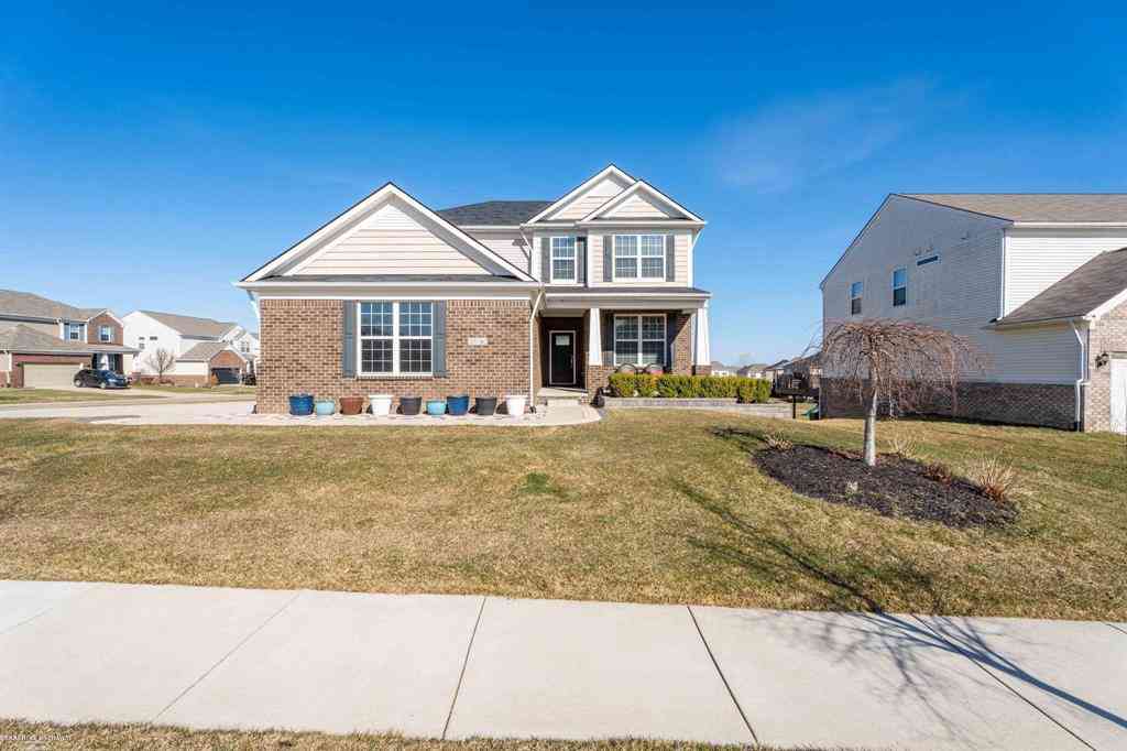 Homes For Sale - 30096 Braeburn Street <br/> New Hudson, MI 48165