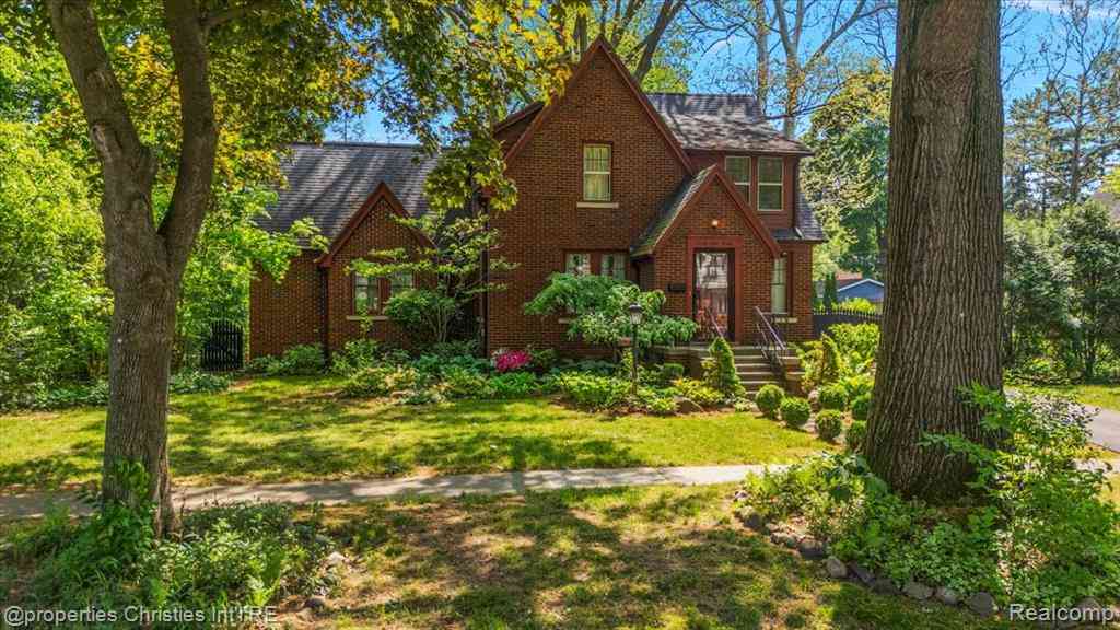 Homes For Sale - 9820 Ingram Street <br/> Livonia, MI 48150