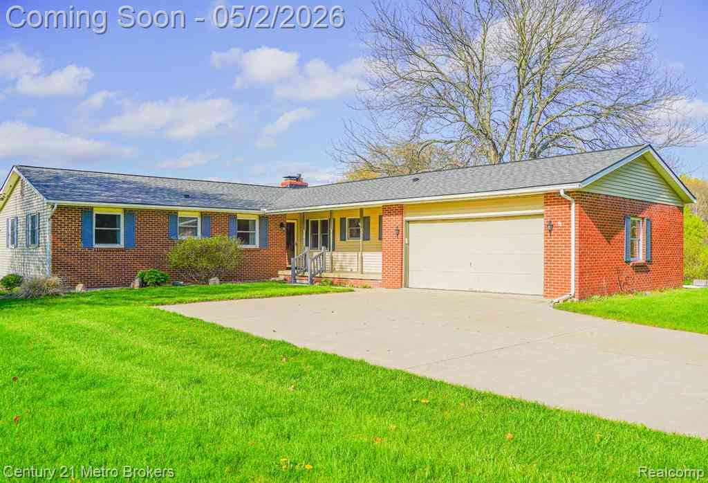 Homes For Sale - 5164 Pinecone Drive <br/> Lapeer, MI 48446