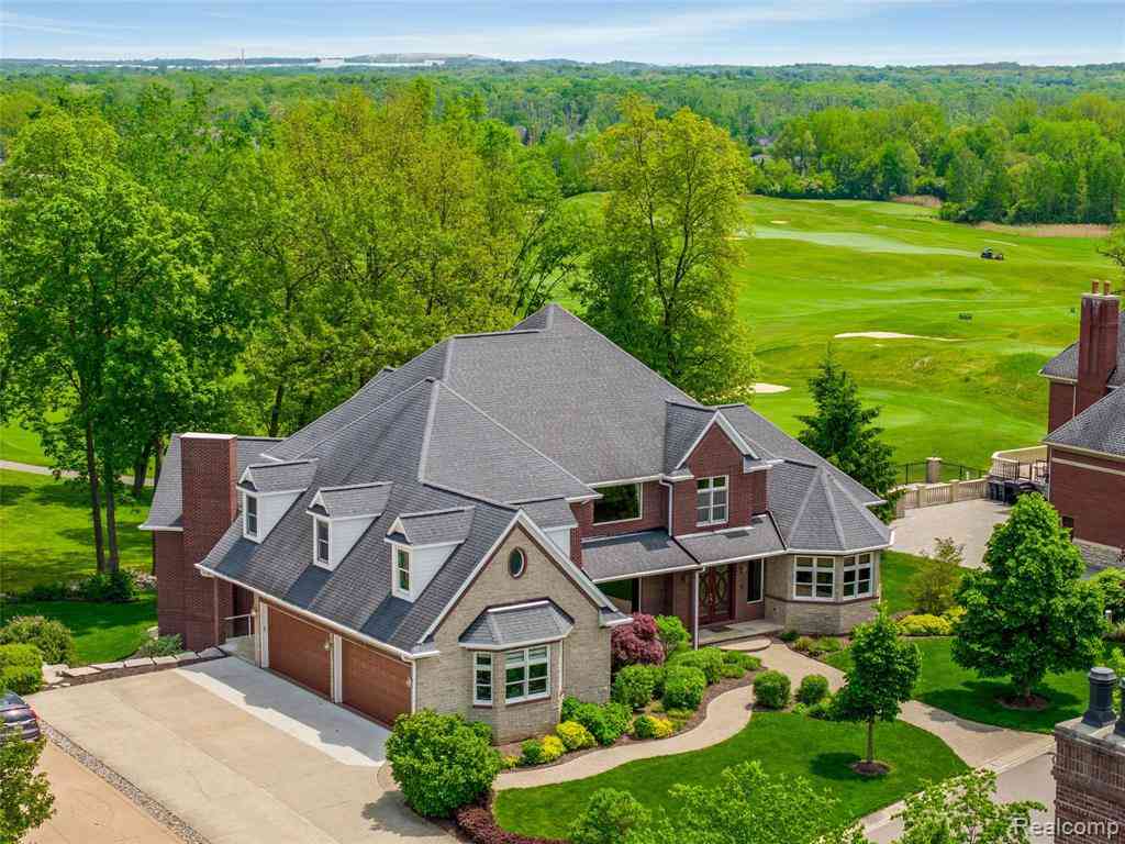 Homes For Sale - 7432 Foxburg Court <br/> Clarkston, MI 48348