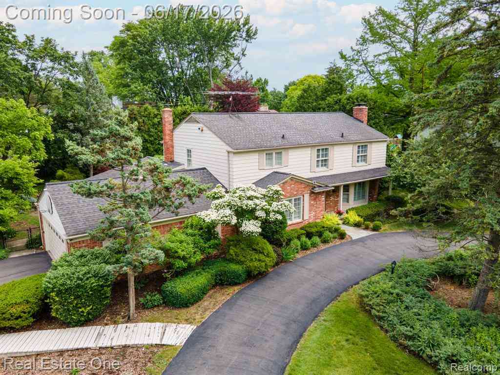 Homes For Sale - 1632 Spotswood Drive <br/> Oakland County, Bloomfield Hills, MI 48302