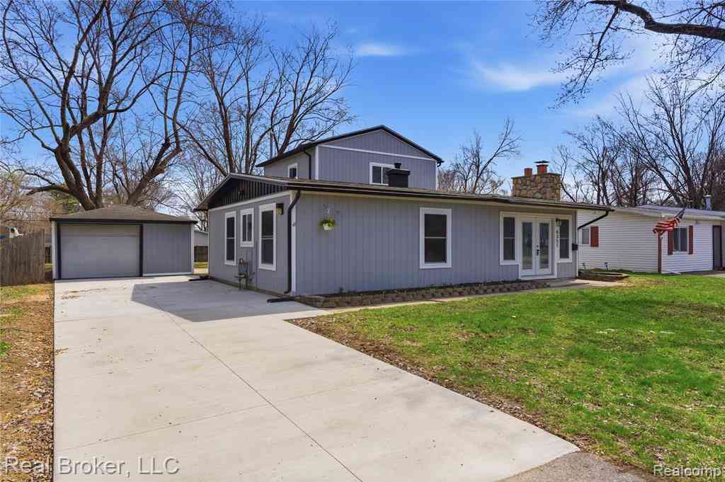 Homes For Sale - 6351 Beth  <br/> Brighton, MI 48116
