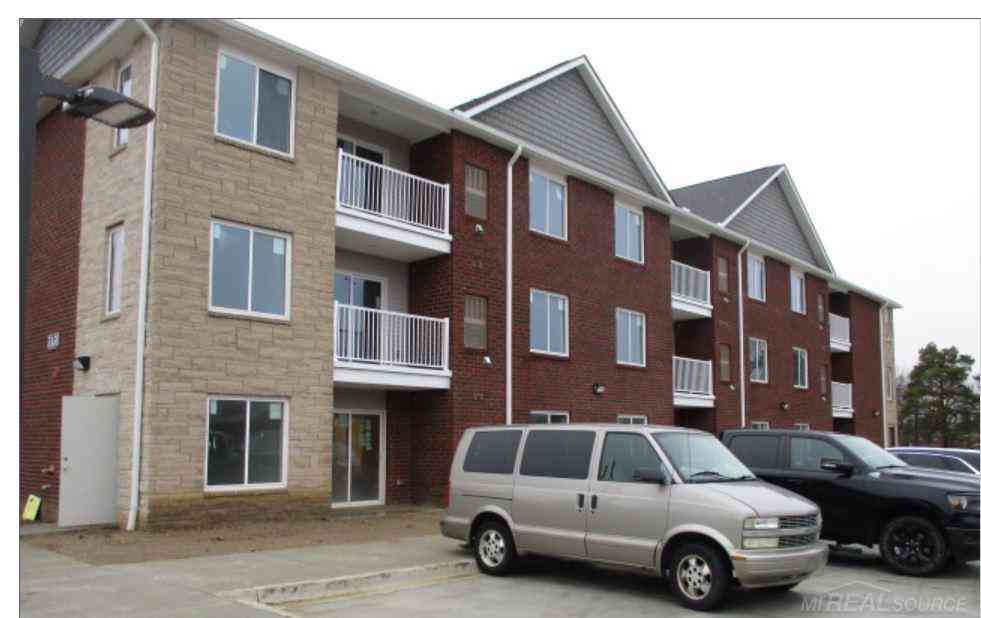 Condo For Rent - 33630 Utica Road <br/> Fraser, MI 48026
