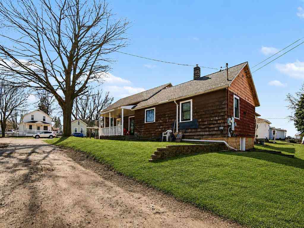 Homes For Sale - 205 W 1st Street <br/> Ludington, MI 49431